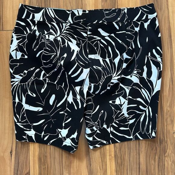 NEW Rafaella Black And White Stretch Shorts - Picture 6 of 6